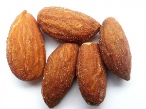 nuts-164765_640
