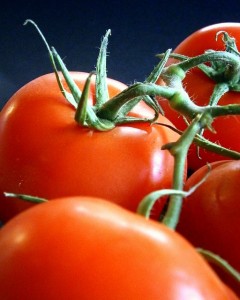 tomatoes-209772_640